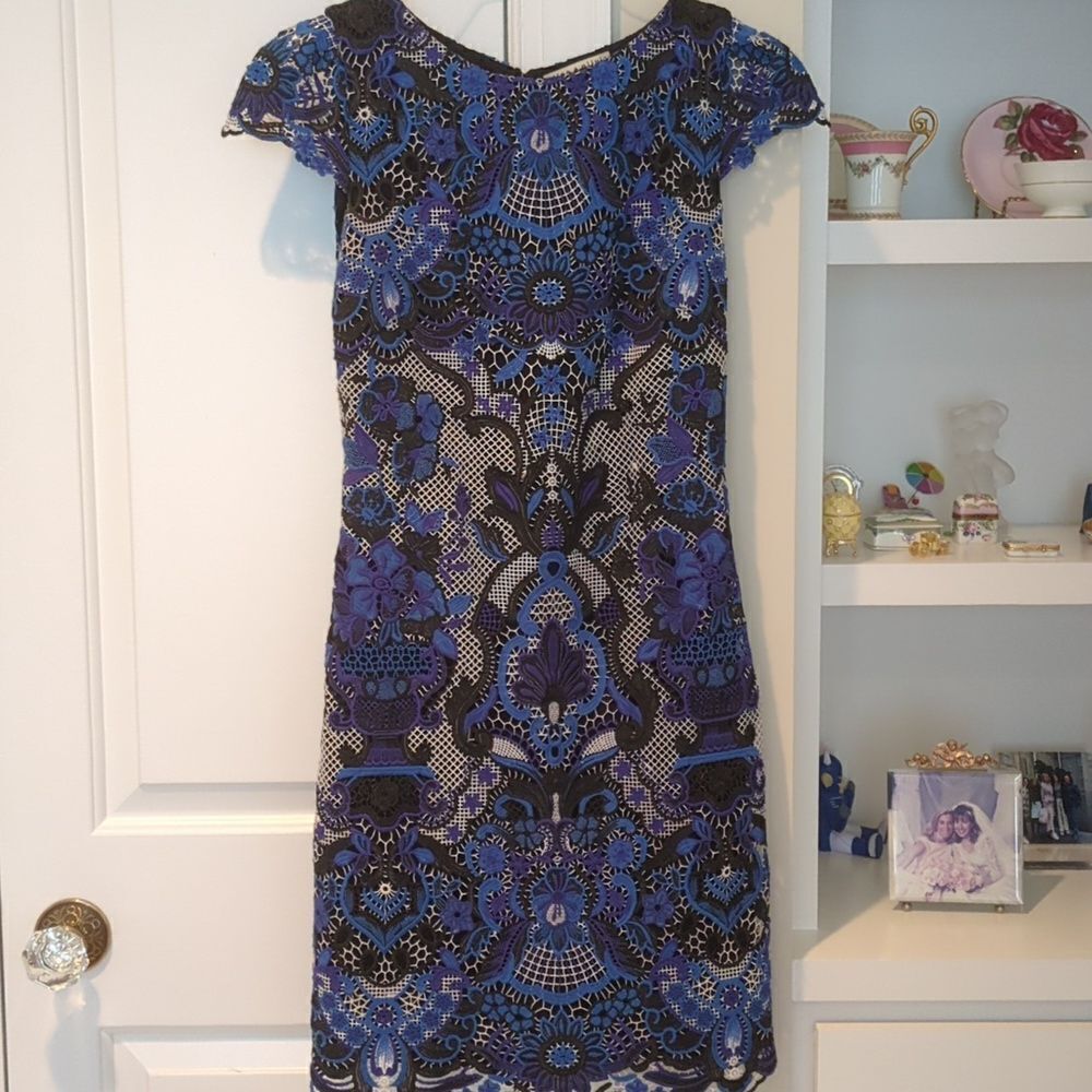 Alice and Olivia Guipure Lace Sheath dress - Picture 3 of 9